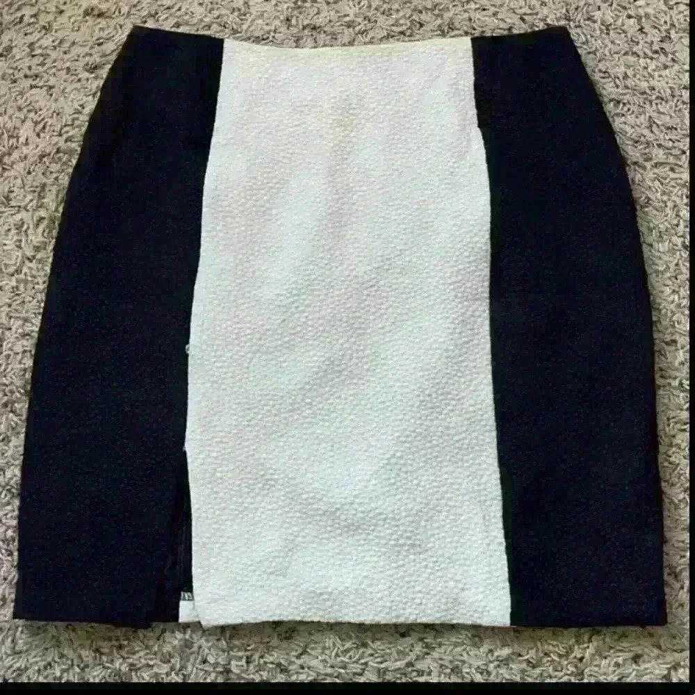 Kensie Black & White Pencil Skirt